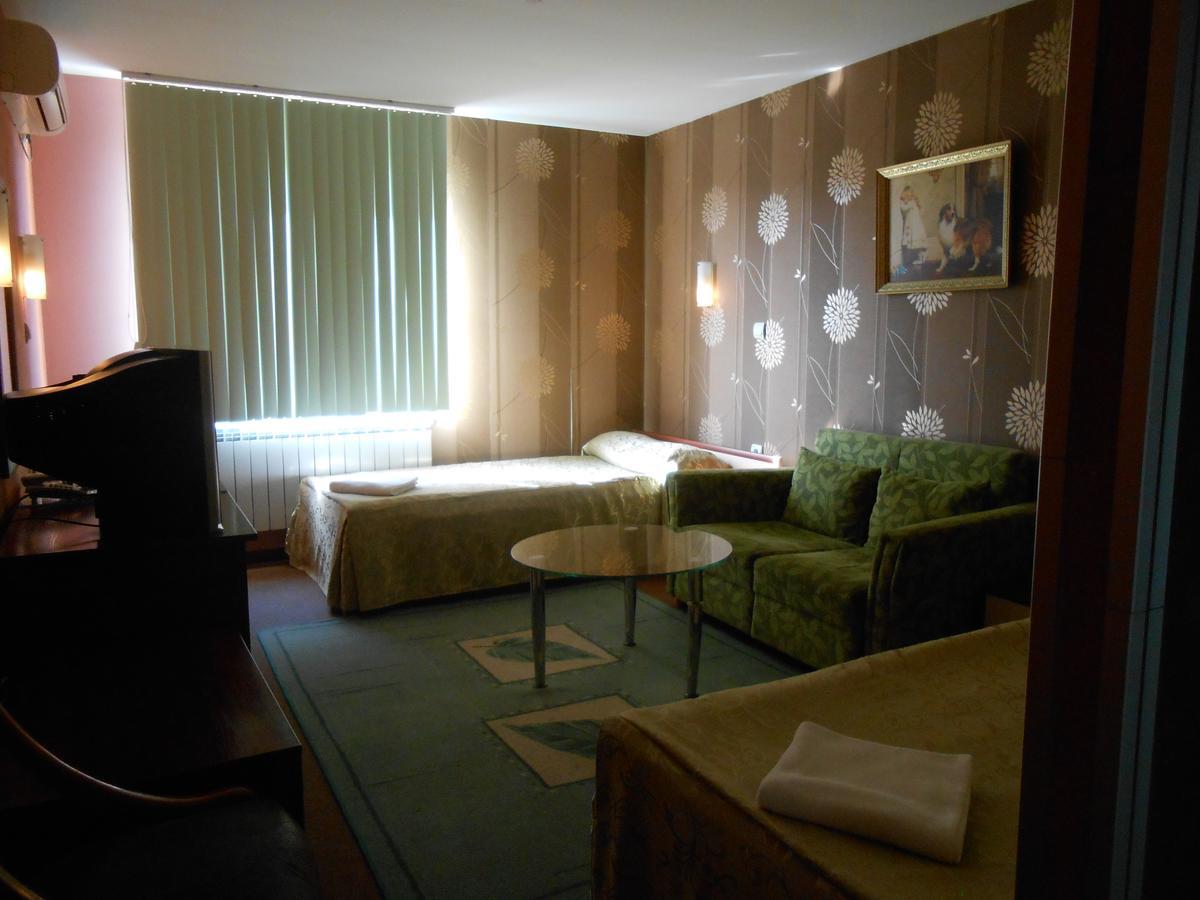 Hotel Kapri Yambol Exteriér fotografie